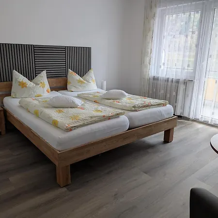 Wein- Und Gaestehaus St. Aldegundishof Gasthuis 3*