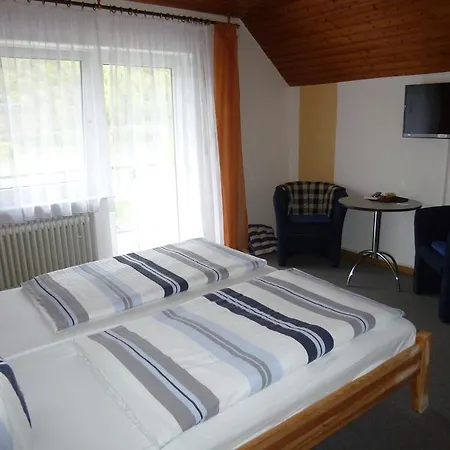 Wein- Und Gaestehaus St. Aldegundishof * Sankt Aldegund