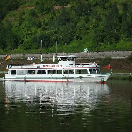 Wein- Und Gaestehaus St. Aldegundishof Gasthuis 3*