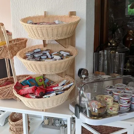 Wein- Und Gaestehaus St. Aldegundishof 3*