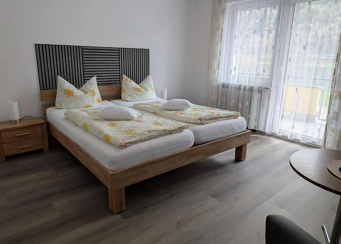 Wein- Und Gaestehaus St. Aldegundishof Gasthuis 3*